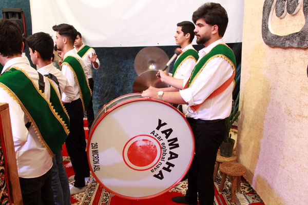 حضور خادمان رضوی در اعتکاف دانش‌آموزی فهرج