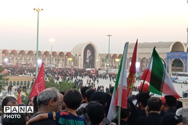 حضور غیور مردان چهارمحال و بختیاری در آیین وداع و تشییع رهبر شهید انقلاب اسلامی ایران