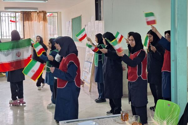 جشنواره ایرانمون در دبیرستان خدیجه کبری (س) پردیس