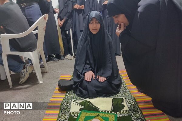 صحیح خوانی و باز خوانی احکام در موکب شمیم میدان امام خامنه‌ای شهرستان قدس 