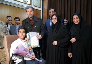 آیین تجلیل از شرکت کنندگان اصفهانی المپیاد دانش‌آموزی صربستان