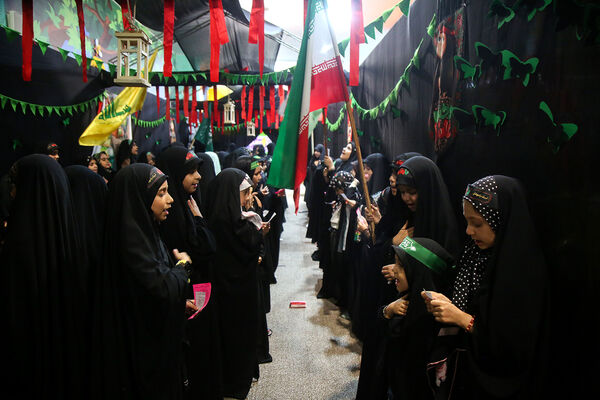 عزاداری کودکان هیات «زیر گنبد طلا» برای دختر سه ساله امام حسین(ع)