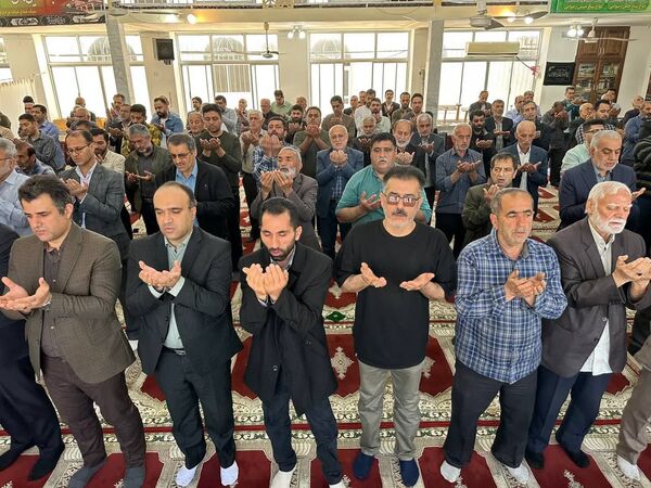 شکوه بندگی در نماز عید فطر گلوگاه
