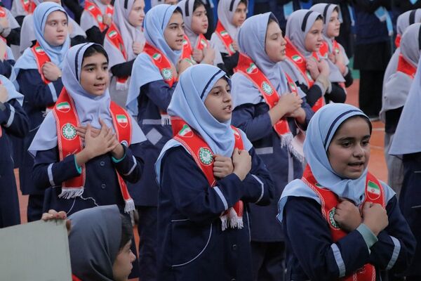 همایش «یاوران انقلاب» در بهارستان‌دو