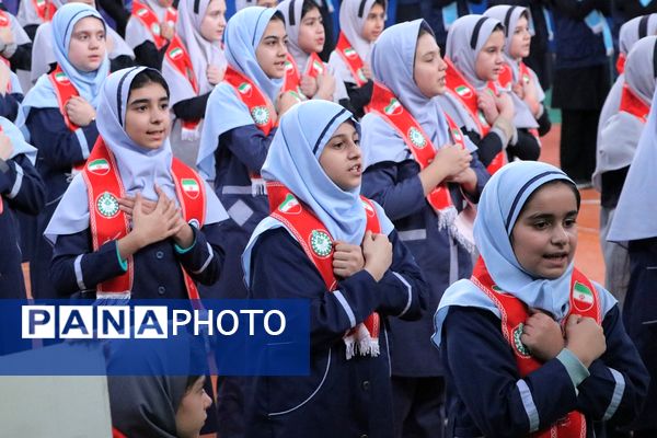 همایش «یاوران انقلاب» در بهارستان‌دو