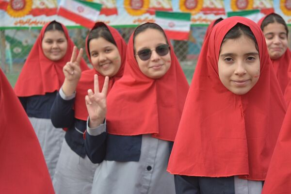 افتتاحیه طرح  «ایرانمون» در مدرسه شهدای گمنام بهارستان‌دو