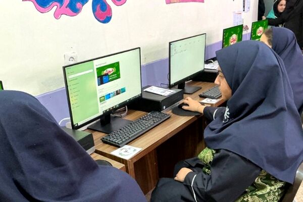  افتتاح سایت دبیرستان فرزانگان قدس با حضور مدیرکل سمپاد