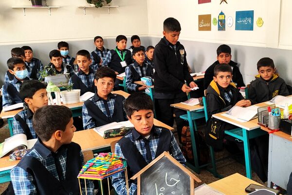 گرامیداشت و یادبود حافظ، شاعر ایرانی در دبستان امام‌حسن مجتبی(ع) رودهن 