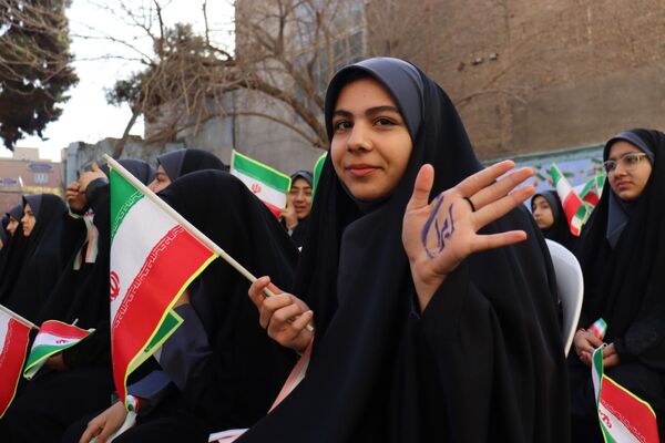 در دل این زمستان سخت و از پس سال‌ها، همچنان عطر آزادی به مشام می‌رسد