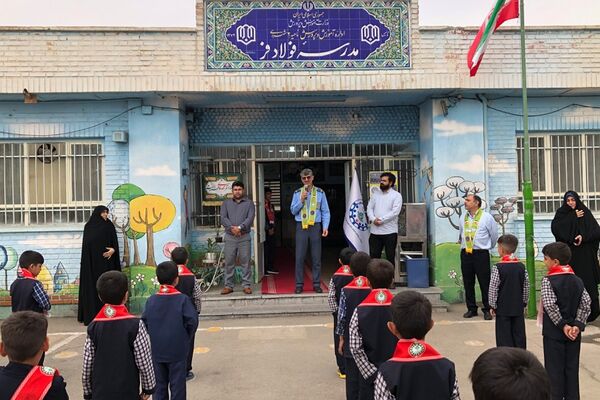 بازدید کشوری از دانش‌آموزان پیشتاز دبستان فولادفر ناحیه دو شهرری 