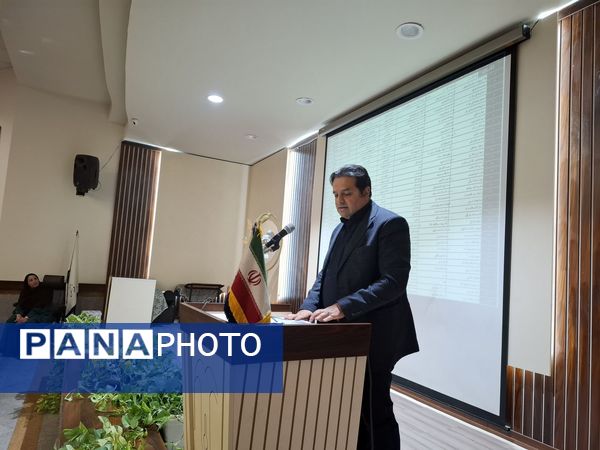 جلسه انجمن اولیا و مربیان در دبستان آرمینه مصلی نژاد ناحیه ۶ مشهد 