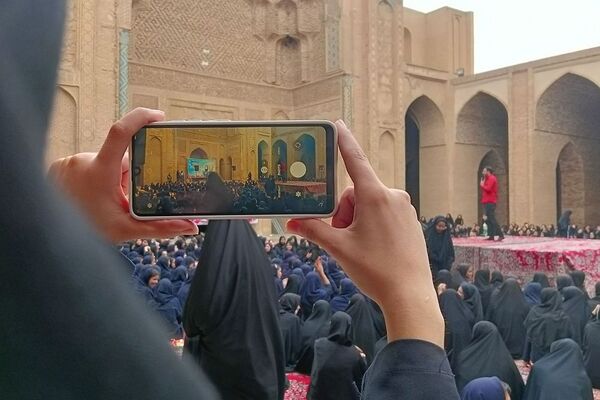 جشن بزرگ دخترانه به‌مناسبت دهه کرامت