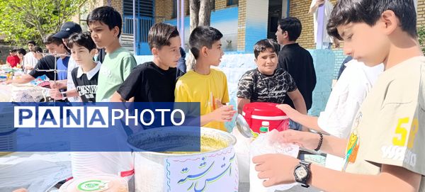 برپایی بازارچه کار و فناوری در دبیرستان شهید بهشتی آشخانه