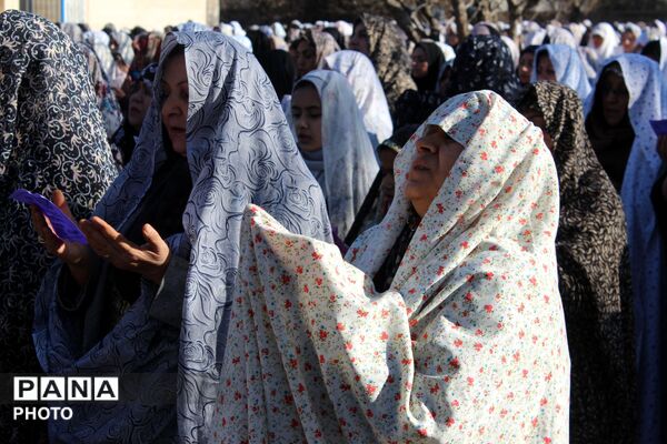 نماز عید سعید فطر در باغ ملی شهرستان سملقان