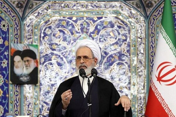  دشمنان در فهم فرهنگ عاشورایی ملت مقاوم ایران ناتوان مانده‌اند
