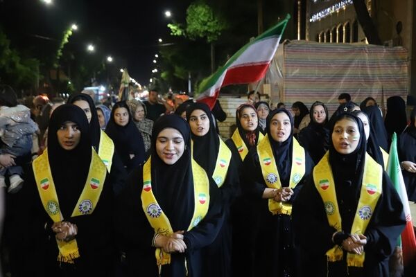 خروش شبانه «ناحیه ۵» در قلب غرفه؛ میعادگاهِ مقاومت و استکبارستیزی