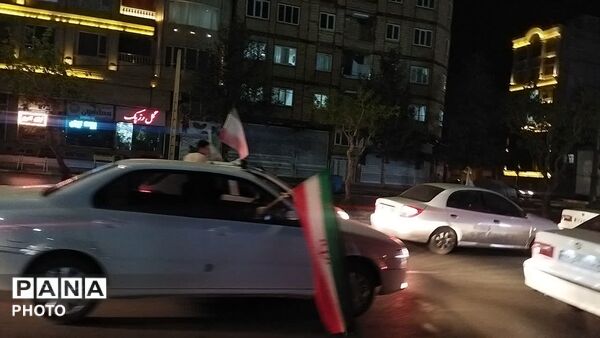 پرچم های ایران و حزب الله  بر فراز شهر نیشابور 