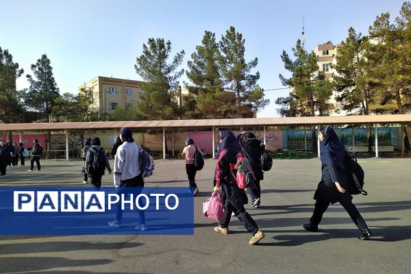 زنگ مهر و مقاومت در دبیرستان استعدادهای درخشان فرزانگان شهریار 