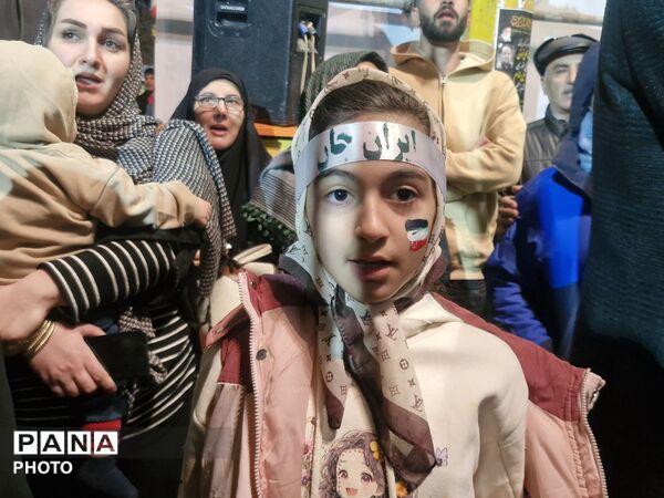 حضور پرشور دانش‌آموزان، نوجوانان وکودکان اردبیلی در تجمع حمایتی از جبهه مقاومت ورزمندگان پرتوان اسلام