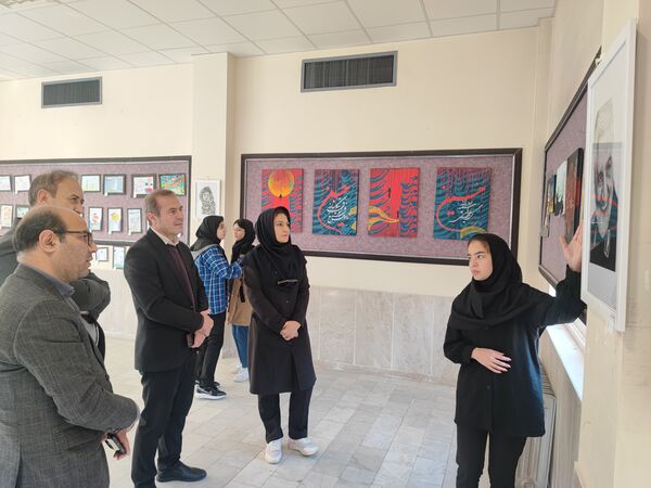 برپایی نمایشگاه گرافیک هنرآموزان هنرستان بصیرت