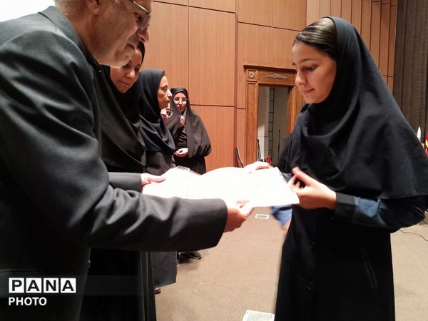 جلسه اولیا مربیان پایه هشتم دبیرستان مصلی نژاد حضرت زهرا 