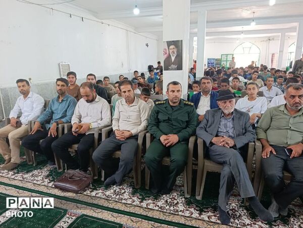 گرامیداشت هفته دفاع مقدس با حضور دانش‌آموزان روستای تمنک 