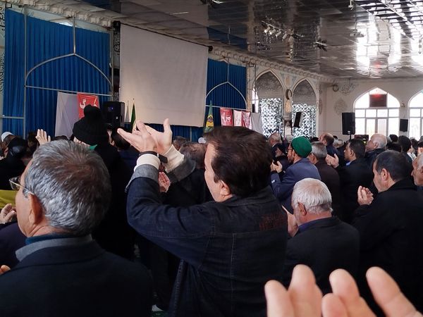 نماز جمعه شهرستان کاشمر با حضور پر رنگ مردم ترشیز کهن برگزار شد 