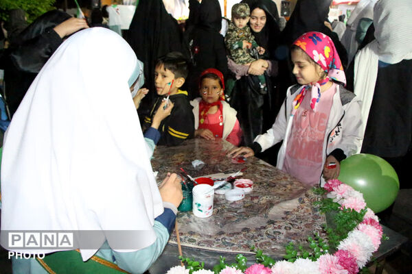 جشن روز دختر در ورودی باغ دولت آباد یزد
