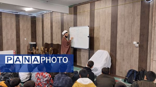 برپایی موکب در دبیرستان شهید بابایی به مناسبت بعث پیامبر‌(ص)