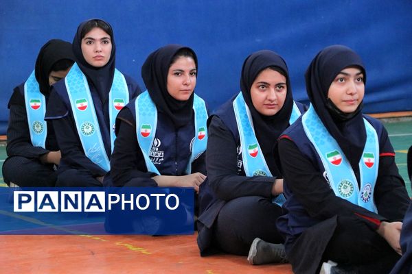 بهارستان دو صحنه همفکری، همدلی و همکاری پیشتازان در همایش یاوران انقلاب