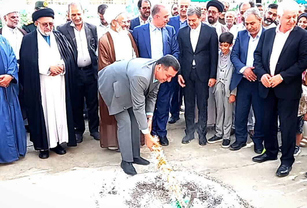 آیین کلنگ‌زنی مدرسه ۹ کلاسه انقلاب اسلامی فلاورجان