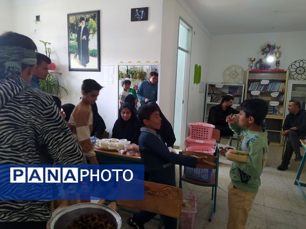 برگزاری بازارچه دانش‌آموزی در مدرسه امیرکبیر ایجرود