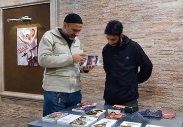 رونمایی از کتاب «نقاشِ مردم»