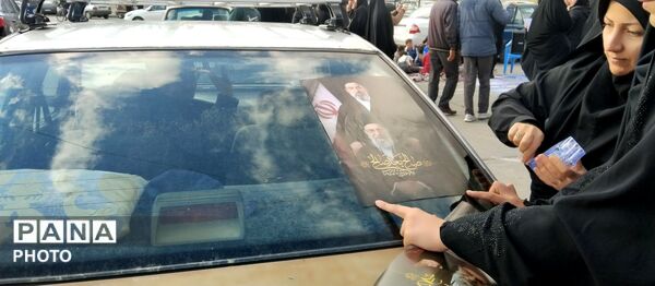 برپایی موکب در تویسرکان به مناسبت چهلم رهبر شهید و کودکان میناب