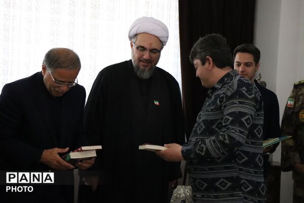 بزرگداشت شهید امیر علی الوندی در یادواره خانگی خادمین شهدای غریب اسارت 