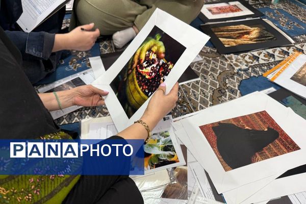 مسابقات فرهنگی و هنری  در دبیرستان شهید تاجیک بهارستان دو