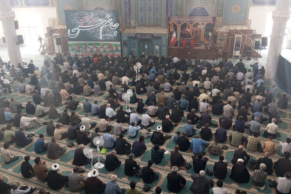 صفوف نماز جمعه لردگان؛ نبض جامعه در دست همدلی و بصیرت