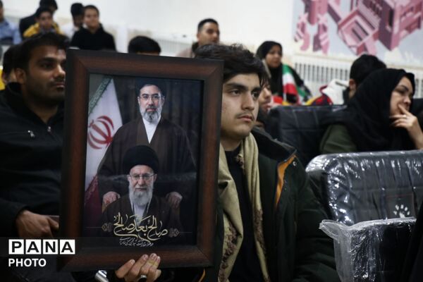 تجدید پیمان، بر مدار ایران