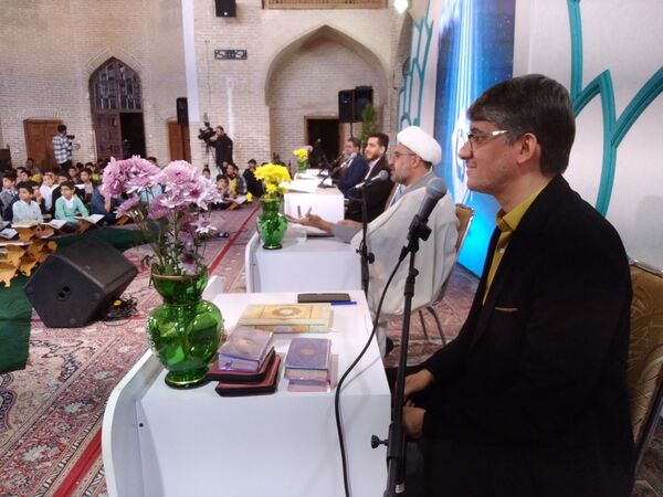 بزرگترین محفل دانش‌آموزی انس با قرآن در شهر یزد 