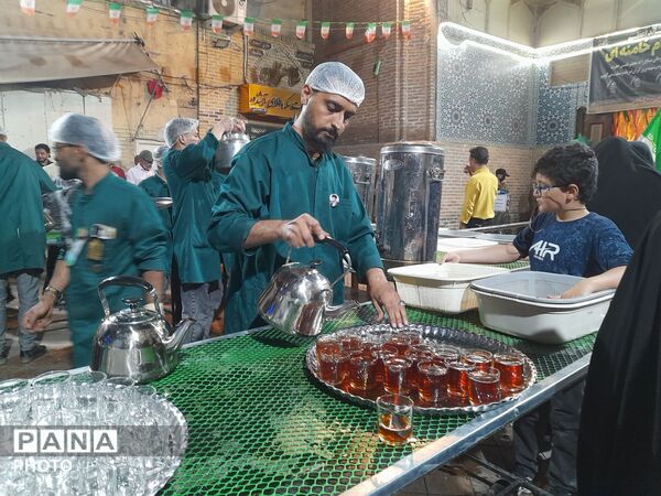  خدمت رسانی چایخانه حضرت زهرا 