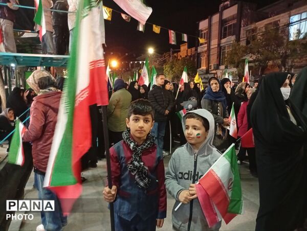 حضور پررنگ کودکان و نوجوان در تجمعات شبانه 