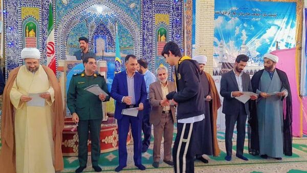 تقدیر از برگزیدگان مسابقات فرهنگی هنری حاجی‌آباد