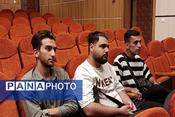 برگزاری نشست صمیمانه هنرمندان و فعالان عرصه رسانه در شهرستان ملارد