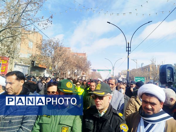 پاسخ حماسی مردم انقلابی فاروج به استکبار جهانی با حضور در راهپیمایی ۲۲بهمن 