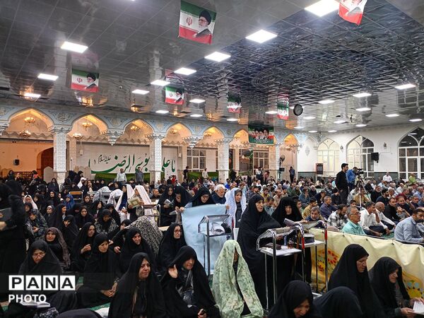 محفل اشک به یاد رهبر شهید انقلاب