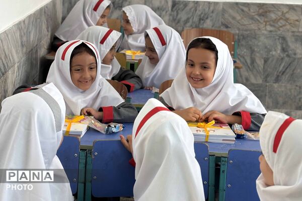 دومین رویداد گزارش تصویری پانا از نخستین روز حضور کلاس‌اولی‌ها در مدارس خراسان شمالی