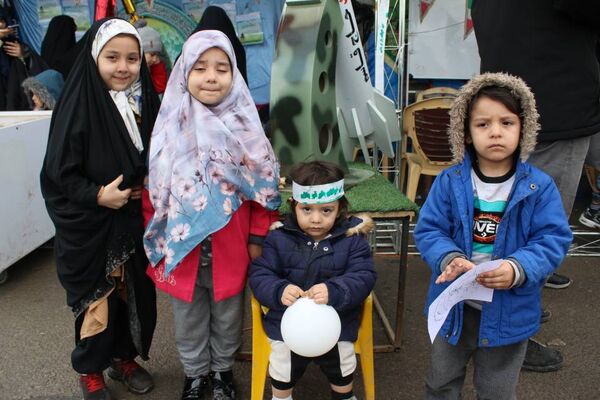 شادپیمایی خانوادگی جشن نیمه شعبان در قم