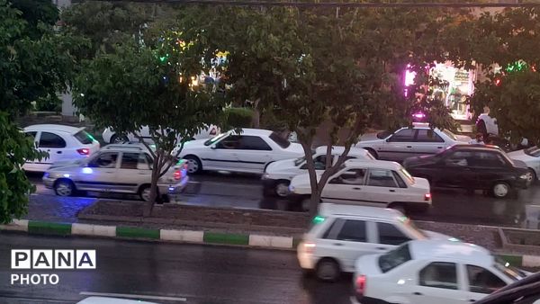 رقصِ قطره‌های باران؛ پنجشنبه‌ مشهد بارانی شد