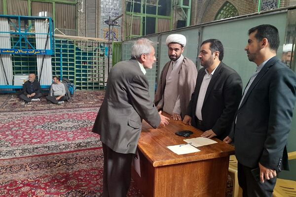 برپایی میز خدمت آموزش و پرورش دماوند 