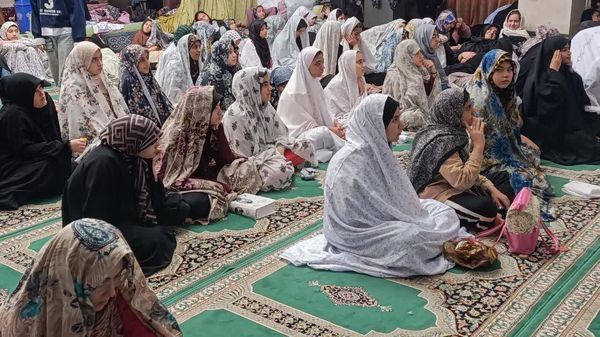 شور معنوی اعتکاف دانش‌آموزی در دامغان